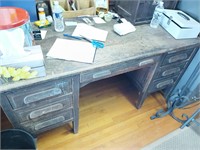 Large Knee Hole Desk