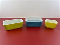 PYREX STORAGE CONTAINERS W/ ONE LID