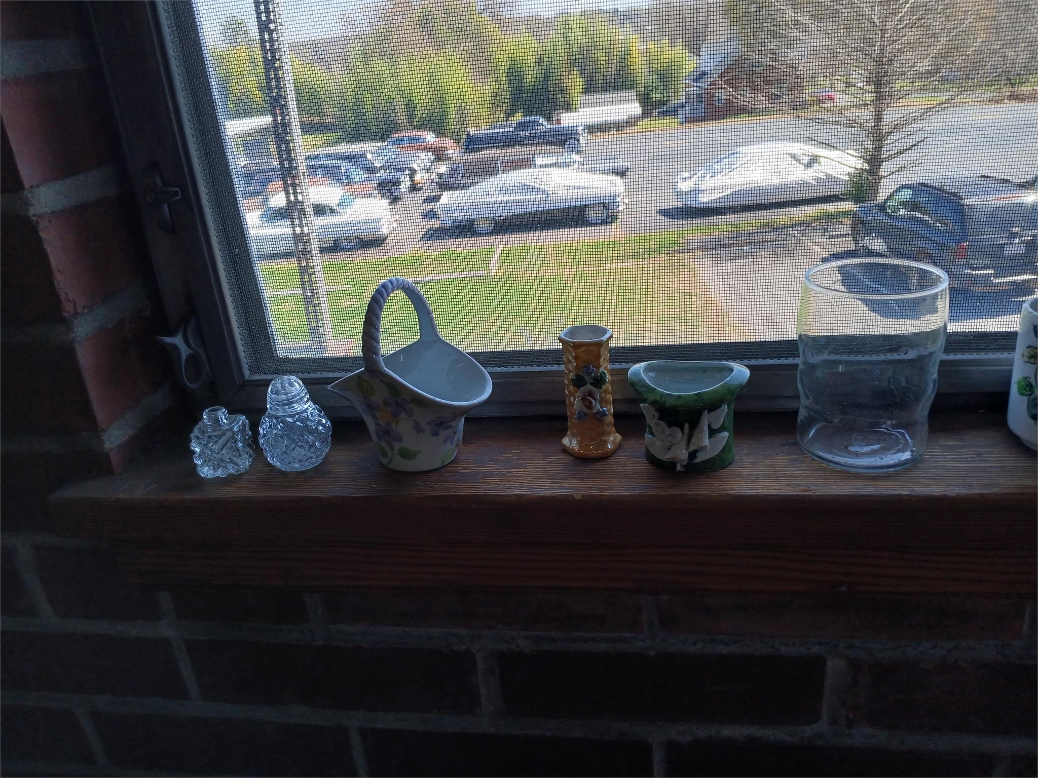 Lot of 6 Pieces of Glass Wear