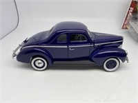 UNIVERSAL HOBBYS 1:18 1940 FORD AS IS
