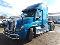 2016 Freightliner Cascadia Sleeper  Highway Truck