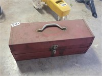 METAL TOOLBOX WITH TRAY