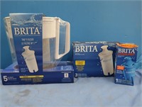 Sm Brita Pitcher & 2 Brita Replacement Filters