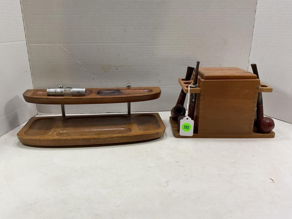 6 PLACE PIPE STAND WITH TOBACCO HOLDER, PIPE