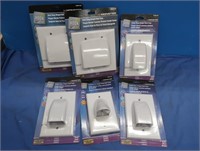 4 Single Gang Hinged Wall Plates & 1 Double