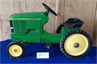 John Deere 7600 Pedal Tractor
