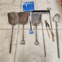 T2 8pc broom shovels scraper Pruners
