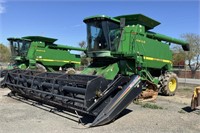 JOHN DEERE CTS II Half Track Harvester & MacDon