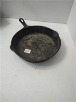 Cast iron skillet 10" needs cleaning and TLC