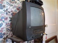 GE TV with Billy on VHS. Not fully tested, powers