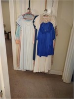 Group of vintage nightgowns, house coats,