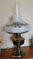 Beautiful Aladdin lamp - converts to oil or
