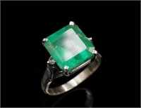 Large Emerald & 14ct white gold ring