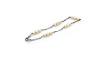 Pearl & 9ct white gold bar chain bracelet