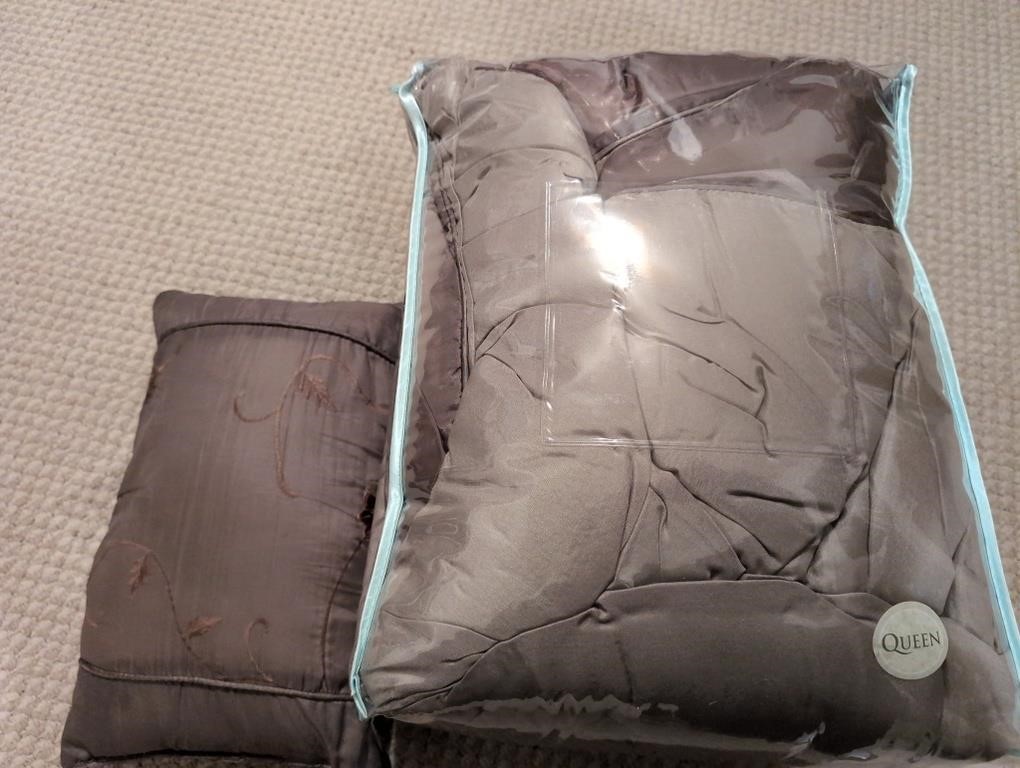 Comforter and pillow