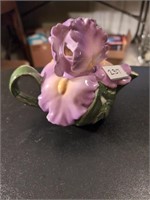 Iris teapot