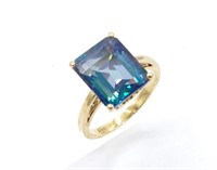 Blue topaz & 14ct yellow gold cocktail ring