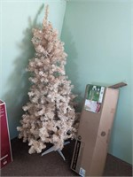 6.5 ft Christmas tree