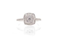 Diamond & 18ct white gold ring