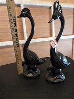 2 crane statues