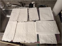 9 linen napkins