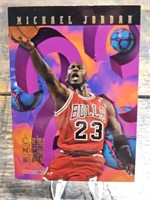 Michael Jordan NBA Hoops 1995 Crunchers Card