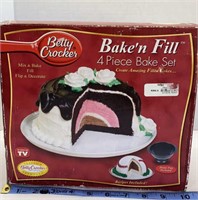 Betty Crocker 4pc Filled cake pan