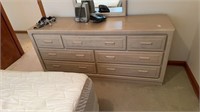 4 piece cream bed dressers and nightstand set