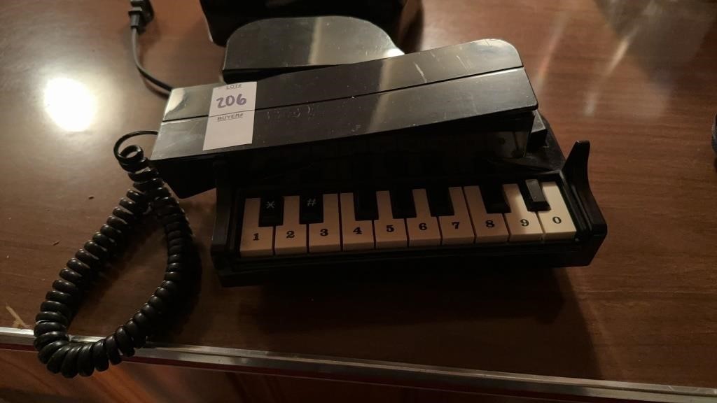 Small piano telephone