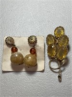 Vintage amber rhinestone brooch and earrings
