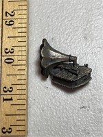 Vintage Gramophone Record Player Recorder Pin