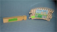 8 piece circle train track set all wood with a tra