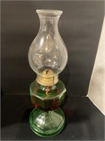 Oil lamp with chimney