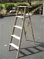 5ft Wooden Step Ladder