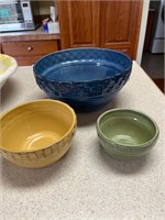 Three-piece colorful bowl lot