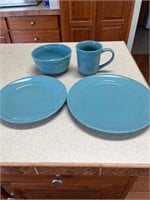 29 pieces of dinnerware by mainstays
