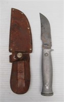 Kabar 4.5" fixed blade hunting knife with sheath.