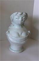 Femme à nichons vase 17" T 11.5"W