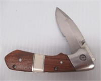 Winchester 3.25" blade folding pocket knife.