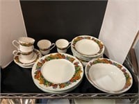 American atelier 4 piece setting with serving bowl