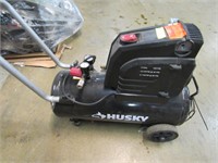 HUSKY 8 GAL. PORTABLE AIR COMPRESSOR