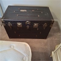 Antique Trunk / Foot locker. See pics.