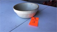 9”W x 3.5” T white saw tooth crock bowl good