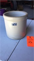 7.25”W x 8” T Ruckels crock good condition