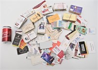 Collection de cartes d'affaires variées