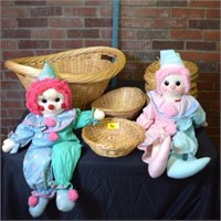 2 Clowns, Wicker bowls and laundy basket