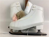 Freedom woman’s ice skates appear new size 9