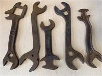 Lot of 5 Vintage Wrenches as seen