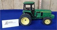 John Deere 4960 1/16th Scale Toy Tractor Been Play