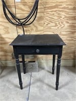 24x28x17 Side Table PU ONLY
